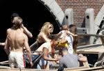 Amsterdam 25 juni 2020
Estelle Cruijff Jamie Vaes Koen Kardashian en vrienden op boot door Amsterdamse grachten.