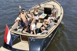 Amsterdam 25 juni 2020
Estelle Cruijff Jamie Vaes Koen Kardashian en vrienden op boot door Amsterdamse grachten.