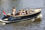 Amsterdam 25 juni 2020
Estelle Cruijff Jamie Vaes Koen Kardashian en vrienden op boot door Amsterdamse grachten.