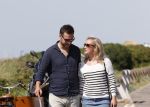 Noordwijk 24 juni 2020
Eva Jinek met partner Dexter v d Voorn en hun zoontje Pax  bij het strand van Noordwijk