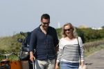 Noordwijk 24 juni 2020
Eva Jinek met partner Dexter v d Voorn en hun zoontje Pax  bij het strand van Noordwijk