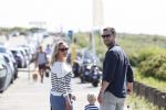 Noordwijk 24 juni 2020
Eva Jinek met partner Dexter v d Voorn en hun zoontje Pax  bij het strand van Noordwijk