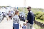 Noordwijk 24 juni 2020
Eva Jinek met partner Dexter v d Voorn en hun zoontje Pax  bij het strand van Noordwijk