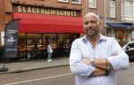 Amsterdam 1 juli 2020
Evert Blauwendraat heeft slagerij v Dam overgenomen en de slagerij heet vanaf vandaag Slagerij de Schuyt
