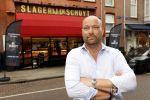Amsterdam 1 juli 2020
Evert Blauwendraat heeft slagerij v Dam overgenomen en de slagerij heet vanaf vandaag Slagerij de Schuyt