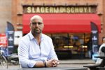 Amsterdam 1 juli 2020
Evert Blauwendraat heeft slagerij v Dam overgenomen en de slagerij heet vanaf vandaag Slagerij de Schuyt