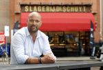 Amsterdam 1 juli 2020
Evert Blauwendraat heeft slagerij v Dam overgenomen en de slagerij heet vanaf vandaag Slagerij de Schuyt