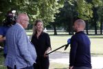 Doorn 27 juni 2020
Presentatie boek Wesley Sneijder . Het boek is geschreven door Kees Jansma en mark v Bommel ontving het eerste exemplaar. Helene Hendriks