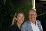 Doorn 27 juni 2020
Presentatie boek Wesley Sneijder . Het boek is geschreven door Kees Jansma en mark v Bommel ontving het eerste exemplaar. Helene Hendriks