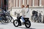 Amsterdam 2 juli 2020
Holly Brood met haar vriend Soy Kroon op de fiets in Amsterdam zuid