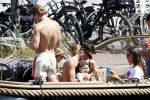 Amsterdam 25 juni 2020
Estelle Cruijff Jamie Vaes Koen Kardashian en vrienden op boot door Amsterdamse grachten.