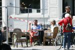Amsterdam 28 juni 2020
Jan Hein Kuijpers met zijn vrouw Renate op terras