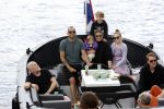 Amsterdam 12 juli 2020
Johnny Heitinga met zijn vrouw Charlotte Sophie kindeen en familie op hun nieuwe sloep/boot in de grachten van Amsterdam.