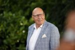 Doorn 27 juni 2020
Presentatie boek Wesley Sneijder . Het boek is geschreven door Kees Jansma en mark v Bommel ontving het eerste exemplaar.