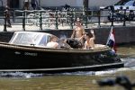 Amsterdam 25 juni 2020
Estelle Cruijff Jamie Vaes Koen Kardashian en vrienden op boot door Amsterdamse grachten.