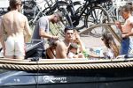 Amsterdam 25 juni 2020
Estelle Cruijff Jamie Vaes Koen Kardashian en vrienden op boot door Amsterdamse grachten.