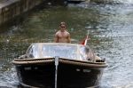Amsterdam 25 juni 2020
Estelle Cruijff Jamie Vaes Koen Kardashian en vrienden op boot door Amsterdamse grachten.