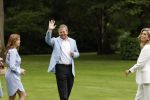 Den Haag  17 juli 2020
Koninklijk fotouurtje in de tuin van Huis ten Bosch . Vanwege corona was er veel minder pers uitgenodigd dan andere jaren. Aanwezig koning Willem Alexander Koningina Maxima en de prinsessen Amalia Alexia en Ariane .