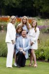 Den Haag  17 juli 2020
Koninklijk fotouurtje in de tuin van Huis ten Bosch . Vanwege corona was er veel minder pers uitgenodigd dan andere jaren. Aanwezig koning Willem Alexander Koningina Maxima en de prinsessen Amalia Alexia en Ariane .