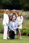 Den Haag  17 juli 2020
Koninklijk fotouurtje in de tuin van Huis ten Bosch . Vanwege corona was er veel minder pers uitgenodigd dan andere jaren. Aanwezig koning Willem Alexander Koningina Maxima en de prinsessen Amalia Alexia en Ariane .