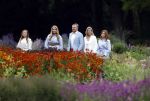 Den Haag  17 juli 2020
Koninklijk fotouurtje in de tuin van Huis ten Bosch . Vanwege corona was er veel minder pers uitgenodigd dan andere jaren. Aanwezig koning Willem Alexander Koningina Maxima en de prinsessen Amalia Alexia en Ariane .