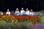 Den Haag  17 juli 2020
Koninklijk fotouurtje in de tuin van Huis ten Bosch . Vanwege corona was er veel minder pers uitgenodigd dan andere jaren. Aanwezig koning Willem Alexander Koningina Maxima en de prinsessen Amalia Alexia en Ariane .