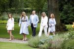 Den Haag  17 juli 2020
Koninklijk fotouurtje in de tuin van Huis ten Bosch . Vanwege corona was er veel minder pers uitgenodigd dan andere jaren. Aanwezig koning Willem Alexander Koningina Maxima en de prinsessen Amalia Alexia en Ariane .