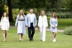 Den Haag  17 juli 2020
Koninklijk fotouurtje in de tuin van Huis ten Bosch . Vanwege corona was er veel minder pers uitgenodigd dan andere jaren. Aanwezig koning Willem Alexander Koningina Maxima en de prinsessen Amalia Alexia en Ariane .