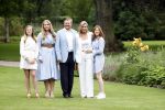 Den Haag  17 juli 2020
Koninklijk fotouurtje in de tuin van Huis ten Bosch . Vanwege corona was er veel minder pers uitgenodigd dan andere jaren. Aanwezig koning Willem Alexander Koningina Maxima en de prinsessen Amalia Alexia en Ariane .