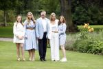 Den Haag  17 juli 2020
Koninklijk fotouurtje in de tuin van Huis ten Bosch . Vanwege corona was er veel minder pers uitgenodigd dan andere jaren. Aanwezig koning Willem Alexander Koningina Maxima en de prinsessen Amalia Alexia en Ariane .