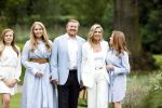 Den Haag  17 juli 2020
Koninklijk fotouurtje in de tuin van Huis ten Bosch . Vanwege corona was er veel minder pers uitgenodigd dan andere jaren. Aanwezig koning Willem Alexander Koningina Maxima en de prinsessen Amalia Alexia en Ariane .