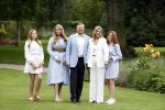 Den Haag  17 juli 2020
Koninklijk fotouurtje in de tuin van Huis ten Bosch . Vanwege corona was er veel minder pers uitgenodigd dan andere jaren. Aanwezig koning Willem Alexander Koningina Maxima en de prinsessen Amalia Alexia en Ariane .
