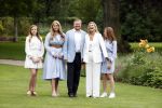 Den Haag  17 juli 2020
Koninklijk fotouurtje in de tuin van Huis ten Bosch . Vanwege corona was er veel minder pers uitgenodigd dan andere jaren. Aanwezig koning Willem Alexander Koningina Maxima en de prinsessen Amalia Alexia en Ariane .
