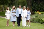 Den Haag  17 juli 2020
Koninklijk fotouurtje in de tuin van Huis ten Bosch . Vanwege corona was er veel minder pers uitgenodigd dan andere jaren. Aanwezig koning Willem Alexander Koningina Maxima en de prinsessen Amalia Alexia en Ariane .
