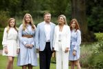 Den Haag  17 juli 2020
Koninklijk fotouurtje in de tuin van Huis ten Bosch . Vanwege corona was er veel minder pers uitgenodigd dan andere jaren. Aanwezig koning Willem Alexander Koningina Maxima en de prinsessen Amalia Alexia en Ariane .