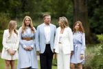 Den Haag  17 juli 2020
Koninklijk fotouurtje in de tuin van Huis ten Bosch . Vanwege corona was er veel minder pers uitgenodigd dan andere jaren. Aanwezig koning Willem Alexander Koningina Maxima en de prinsessen Amalia Alexia en Ariane .