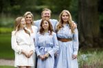 Den Haag  17 juli 2020
Koninklijk fotouurtje in de tuin van Huis ten Bosch . Vanwege corona was er veel minder pers uitgenodigd dan andere jaren. Aanwezig koning Willem Alexander Koningina Maxima en de prinsessen Amalia Alexia en Ariane .