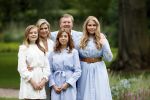 Den Haag  17 juli 2020
Koninklijk fotouurtje in de tuin van Huis ten Bosch . Vanwege corona was er veel minder pers uitgenodigd dan andere jaren. Aanwezig koning Willem Alexander Koningina Maxima en de prinsessen Amalia Alexia en Ariane .