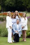 Den Haag  17 juli 2020
Koninklijk fotouurtje in de tuin van Huis ten Bosch . Vanwege corona was er veel minder pers uitgenodigd dan andere jaren. Aanwezig koning Willem Alexander Koningina Maxima en de prinsessen Amalia Alexia en Ariane .