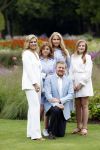 Den Haag  17 juli 2020
Koninklijk fotouurtje in de tuin van Huis ten Bosch . Vanwege corona was er veel minder pers uitgenodigd dan andere jaren. Aanwezig koning Willem Alexander Koningina Maxima en de prinsessen Amalia Alexia en Ariane .