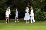 Den Haag  17 juli 2020
Koninklijk fotouurtje in de tuin van Huis ten Bosch . Vanwege corona was er veel minder pers uitgenodigd dan andere jaren. Aanwezig koning Willem Alexander Koningina Maxima en de prinsessen Amalia Alexia en Ariane .