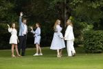 Den Haag  17 juli 2020
Koninklijk fotouurtje in de tuin van Huis ten Bosch . Vanwege corona was er veel minder pers uitgenodigd dan andere jaren. Aanwezig koning Willem Alexander Koningina Maxima en de prinsessen Amalia Alexia en Ariane .