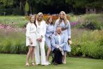 Den Haag  17 juli 2020
Koninklijk fotouurtje in de tuin van Huis ten Bosch . Vanwege corona was er veel minder pers uitgenodigd dan andere jaren. Aanwezig koning Willem Alexander Koningina Maxima en de prinsessen Amalia Alexia en Ariane .