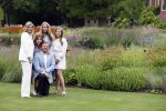 Den Haag  17 juli 2020
Koninklijk fotouurtje in de tuin van Huis ten Bosch . Vanwege corona was er veel minder pers uitgenodigd dan andere jaren. Aanwezig koning Willem Alexander Koningina Maxima en de prinsessen Amalia Alexia en Ariane .