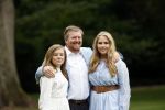 Den Haag  17 juli 2020
Koninklijk fotouurtje in de tuin van Huis ten Bosch . Vanwege corona was er veel minder pers uitgenodigd dan andere jaren. Aanwezig koning Willem Alexander Koningina Maxima en de prinsessen Amalia Alexia en Ariane .