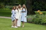 Den Haag  17 juli 2020
Koninklijk fotouurtje in de tuin van Huis ten Bosch . Vanwege corona was er veel minder pers uitgenodigd dan andere jaren. Aanwezig koning Willem Alexander Koningina Maxima en de prinsessen Amalia Alexia en Ariane .