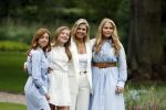 Den Haag  17 juli 2020
Koninklijk fotouurtje in de tuin van Huis ten Bosch . Vanwege corona was er veel minder pers uitgenodigd dan andere jaren. Aanwezig koning Willem Alexander Koningina Maxima en de prinsessen Amalia Alexia en Ariane .