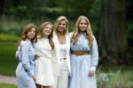 Den Haag  17 juli 2020
Koninklijk fotouurtje in de tuin van Huis ten Bosch . Vanwege corona was er veel minder pers uitgenodigd dan andere jaren. Aanwezig koning Willem Alexander Koningina Maxima en de prinsessen Amalia Alexia en Ariane .