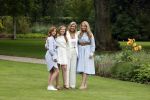 Den Haag  17 juli 2020
Koninklijk fotouurtje in de tuin van Huis ten Bosch . Vanwege corona was er veel minder pers uitgenodigd dan andere jaren. Aanwezig koning Willem Alexander Koningina Maxima en de prinsessen Amalia Alexia en Ariane .