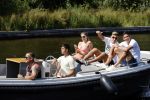 Vinkeveen 25 juni 2020
Lisandro Martinez met zijn vriendin en collega Edson Alvarez varen op de vinkeveense plassen.